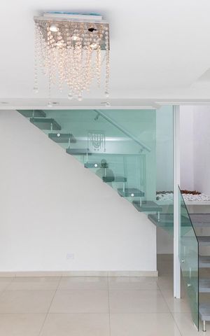 Casa à venda com 204m², 3 quartos e 2 vagasSala