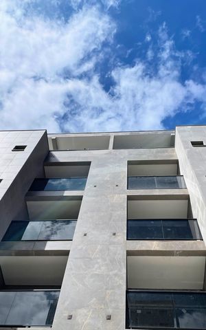 Apartamento à venda com 189m², 3 quartos e 2 vagasFachada
