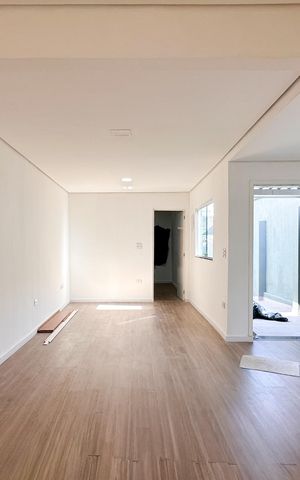 Casa à venda com 110m², 3 quartos e 1 vaga Casa à venda com 110m², 3 quartos e 1 vagaSala