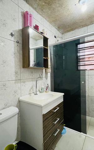 Casa à venda com 82m², 2 quartos e 1 vaga Casa à venda com 82m², 2 quartos e 1 vagaBanheiro Social