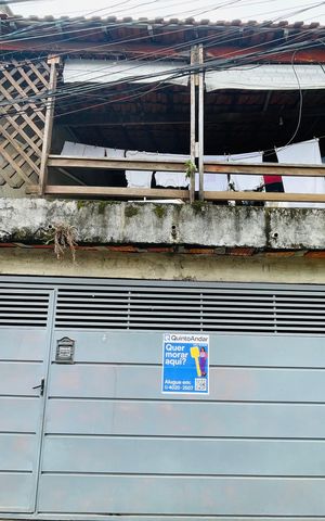 Casa à venda com 82m², 2 quartos e 1 vaga Casa à venda com 82m², 2 quartos e 1 vagaFachada