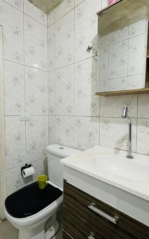 Casa à venda com 82m², 2 quartos e 1 vaga Casa à venda com 82m², 2 quartos e 1 vagaBanheiro Social