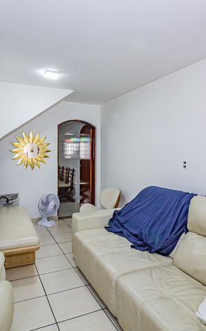 Casa à venda com 120m², 3 quartos e 2 vagas Casa à venda com 120m², 3 quartos e 2 vagasSala