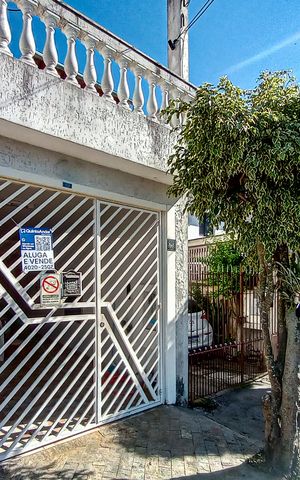 Casa à venda com 120m², 3 quartos e 2 vagas Casa à venda com 120m², 3 quartos e 2 vagasFachada