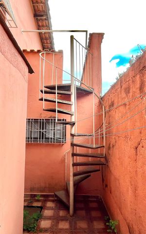 Casa à venda com 252m², 5 quartos e 3 vagas Casa à venda com 252m², 5 quartos e 3 vagasÁrea de Serviço