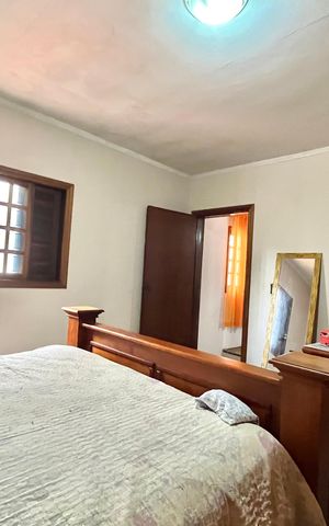 Casa à venda com 252m², 5 quartos e 3 vagas Casa à venda com 252m², 5 quartos e 3 vagasSuite