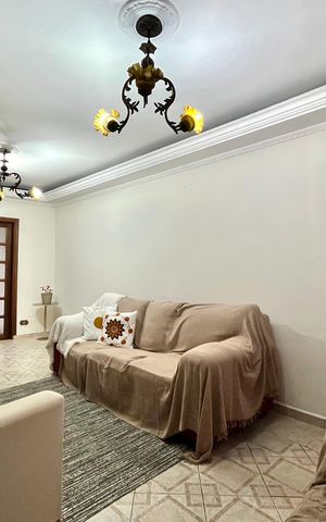 Casa à venda com 252m², 5 quartos e 3 vagas Casa à venda com 252m², 5 quartos e 3 vagasSala