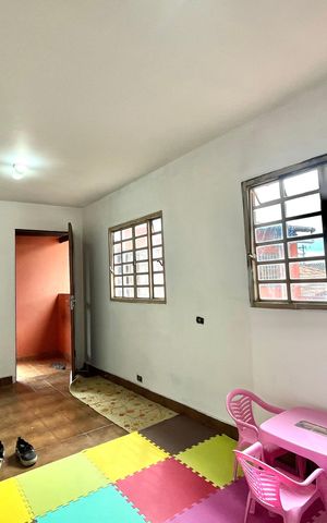 Casa à venda com 252m², 5 quartos e 3 vagas Casa à venda com 252m², 5 quartos e 3 vagasQuarto Edícula