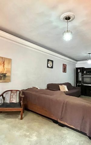 Casa à venda com 252m², 5 quartos e 3 vagas Casa à venda com 252m², 5 quartos e 3 vagasSala de TV