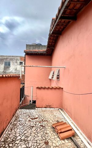 Casa à venda com 252m², 5 quartos e 3 vagas Casa à venda com 252m², 5 quartos e 3 vagasÁrea de Serviço
