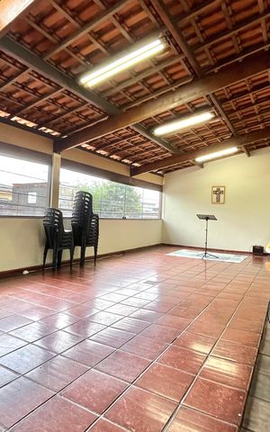 Casa à venda com 252m², 5 quartos e 3 vagas Casa à venda com 252m², 5 quartos e 3 vagasVaranda Sala