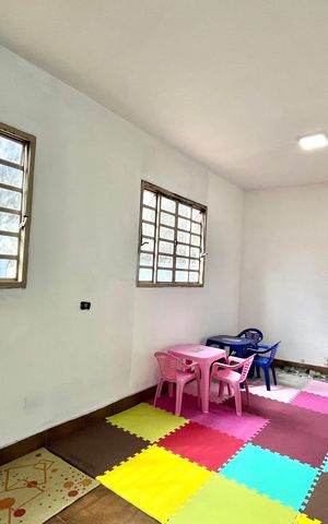 Casa à venda com 252m², 5 quartos e 3 vagas Casa à venda com 252m², 5 quartos e 3 vagasQuarto Edícula