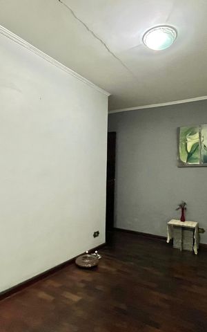 Casa à venda com 252m², 5 quartos e 3 vagas Casa à venda com 252m², 5 quartos e 3 vagasQuarto 4