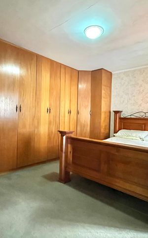 Casa à venda com 252m², 5 quartos e 3 vagas Casa à venda com 252m², 5 quartos e 3 vagasSuite