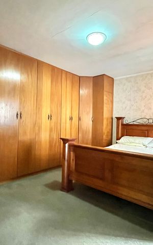 Casa à venda com 252m², 5 quartos e 3 vagas Casa à venda com 252m², 5 quartos e 3 vagasSuite