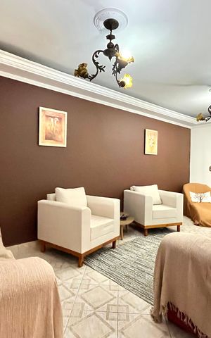 Casa à venda com 252m², 5 quartos e 3 vagas Casa à venda com 252m², 5 quartos e 3 vagasSala