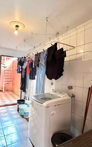 Casa à venda com 252m², 5 quartos e 3 vagas Casa à venda com 252m², 5 quartos e 3 vagasÁrea de Serviço