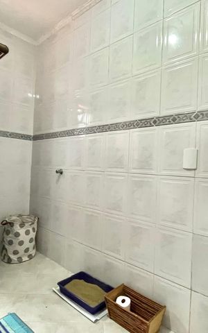 Casa à venda com 252m², 5 quartos e 3 vagas Casa à venda com 252m², 5 quartos e 3 vagasBanheiro Social 1