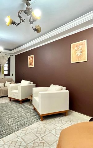 Casa à venda com 252m², 5 quartos e 3 vagas Casa à venda com 252m², 5 quartos e 3 vagasSala