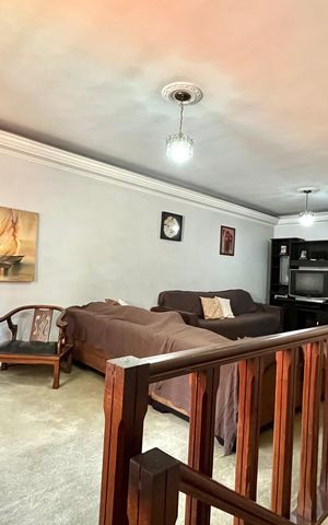 Casa à venda com 252m², 5 quartos e 3 vagas Casa à venda com 252m², 5 quartos e 3 vagasSala de TV