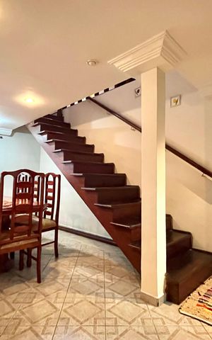 Casa à venda com 252m², 5 quartos e 3 vagas Casa à venda com 252m², 5 quartos e 3 vagasSala de Jantar