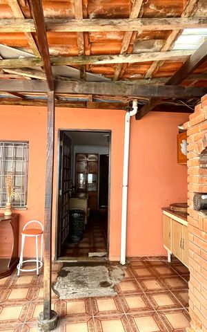 Casa à venda com 252m², 5 quartos e 3 vagas Casa à venda com 252m², 5 quartos e 3 vagasChurrasqueira