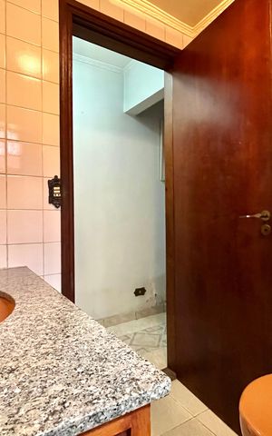Casa à venda com 252m², 5 quartos e 3 vagas Casa à venda com 252m², 5 quartos e 3 vagasBanheiro Social 2