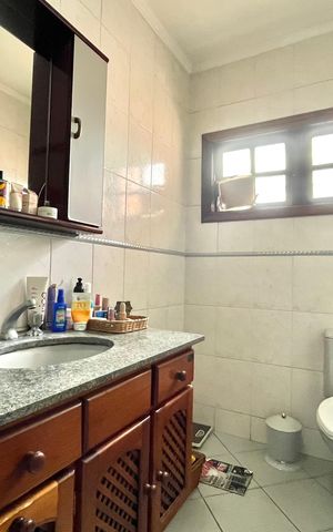Casa à venda com 252m², 5 quartos e 3 vagas Casa à venda com 252m², 5 quartos e 3 vagasBanheiro da Suíte