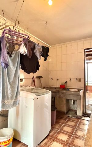 Casa à venda com 252m², 5 quartos e 3 vagas Casa à venda com 252m², 5 quartos e 3 vagasÁrea de Serviço