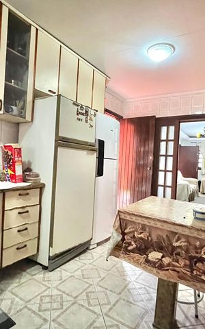 Casa à venda com 252m², 5 quartos e 3 vagas Casa à venda com 252m², 5 quartos e 3 vagasCozinha