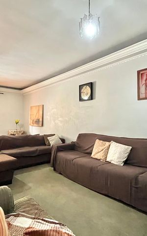 Casa à venda com 252m², 5 quartos e 3 vagas Casa à venda com 252m², 5 quartos e 3 vagasSala de TV