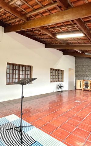 Casa à venda com 252m², 5 quartos e 3 vagas Casa à venda com 252m², 5 quartos e 3 vagasVaranda Sala