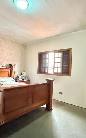 Casa à venda com 252m², 5 quartos e 3 vagas Casa à venda com 252m², 5 quartos e 3 vagasSuite