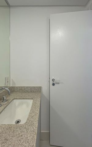 Apartamento à venda com 93m², 2 quartos e 1 vaga Apartamento à venda com 93m², 2 quartos e 1 vagaBanheiro Social