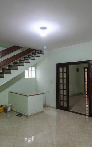 Casa à venda com 171m², 4 quartos e 6 vagas Casa à venda com 171m², 4 quartos e 6 vagasSala 2