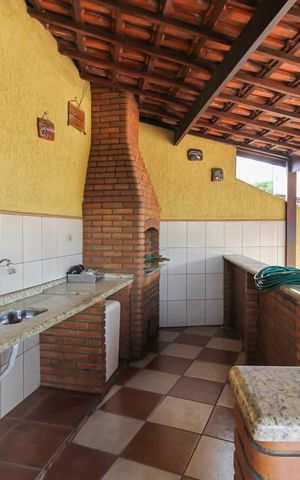 Casa à venda com 171m², 4 quartos e 6 vagas Casa à venda com 171m², 4 quartos e 6 vagasÁrea comum
