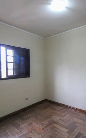Casa à venda com 171m², 4 quartos e 6 vagas Casa à venda com 171m², 4 quartos e 6 vagasQuarto 4