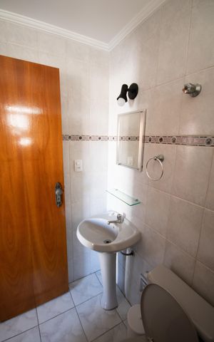 Apartamento para alugar com 85m², 2 quartos e 1 vaga Apartamento para alugar com 85m², 2 quartos e 1 vagaBanheiro da Suíte 1