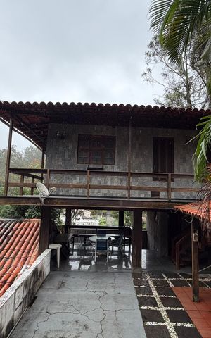 Casa à venda com 1200m², 4 quartos e 3 vagas Casa à venda com 1200m², 4 quartos e 3 vagasQuintal - Edícula/suíte/sauna