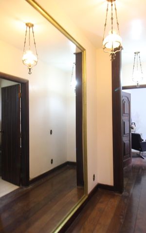 Casa à venda com 1200m², 4 quartos e 3 vagasMezanino - Corredor
