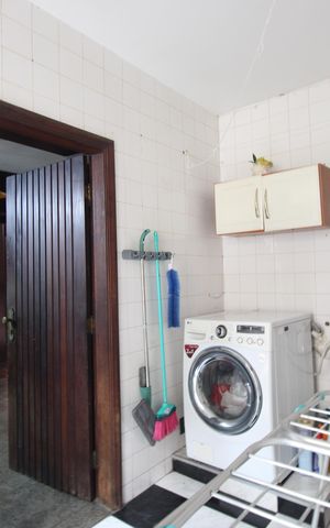 Casa à venda com 1200m², 4 quartos e 3 vagasÁrea de serviço