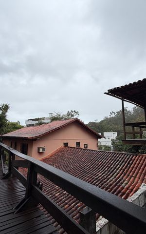 Casa à venda com 1200m², 4 quartos e 3 vagas Casa à venda com 1200m², 4 quartos e 3 vagasQuintal