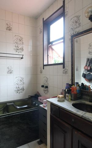 Casa à venda com 1200m², 4 quartos e 3 vagasBanheiro da suíte