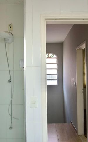 Apartamento para alugar com 88m², 2 quartos e 1 vaga Apartamento para alugar com 88m², 2 quartos e 1 vagaBanheiro social