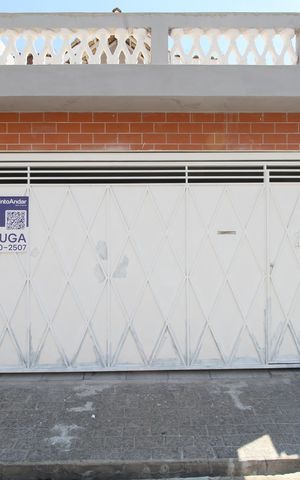 Casa para alugar com 135m², 3 quartos e 2 vagasFachada
