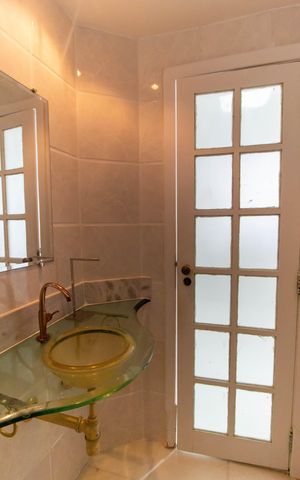 Casa de condomínio à venda com 440m², 5 quartos e 3 vagas