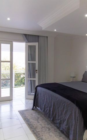 Casa de condomínio à venda com 440m², 5 quartos e 3 vagas Casa de condomínio à venda com 440m², 5 quartos e 3 vagasSuíte 1