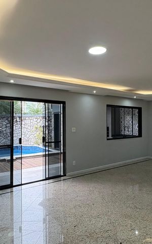 Casa para alugar com 260m², 4 quartos e 3 vagas Casa para alugar com 260m², 4 quartos e 3 vagasSala