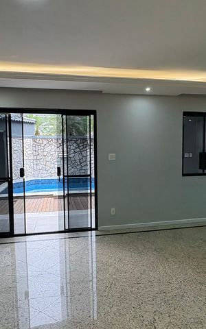Casa para alugar com 260m², 4 quartos e 3 vagas Casa para alugar com 260m², 4 quartos e 3 vagasSala