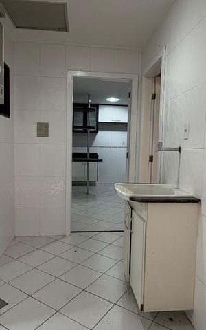 Casa para alugar com 260m², 4 quartos e 3 vagas Casa para alugar com 260m², 4 quartos e 3 vagasÁrea de serviço